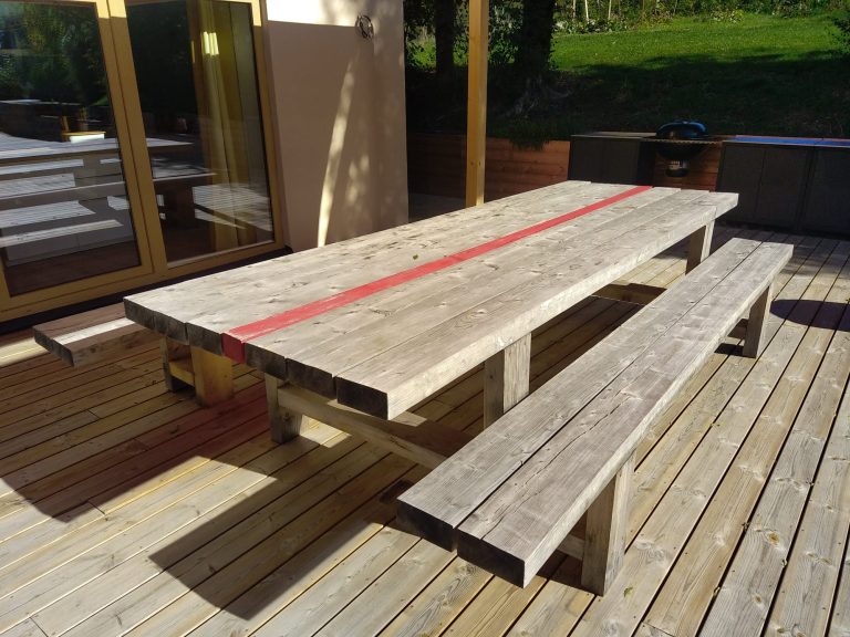 Table à manger extérieur par Atelier Bwé