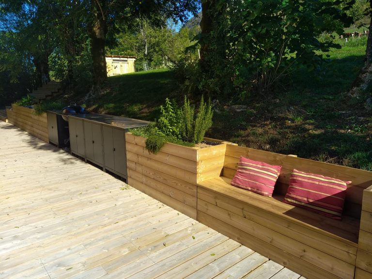 Table à manger extérieur par Atelier Bwé